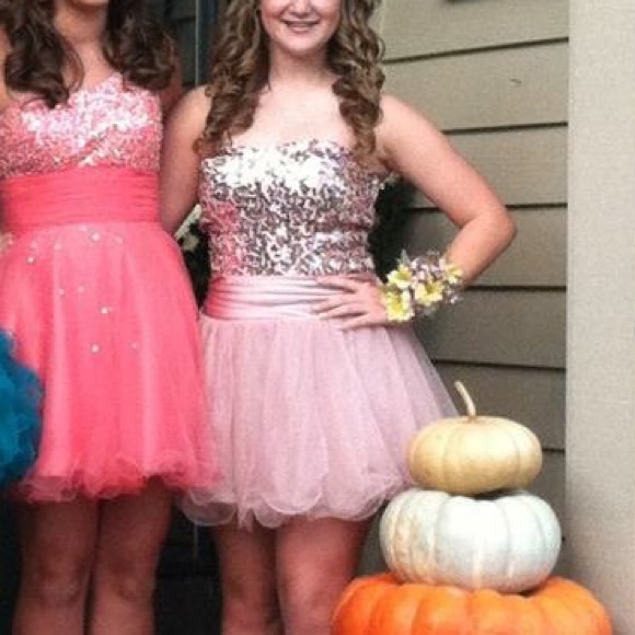 Sparkly Pink Cocktail Dress - Picture 3 of 4